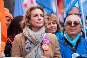 Public Service Demonstration - Paris