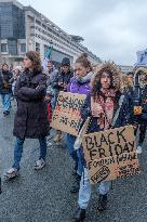 Public Service Demonstration - Paris