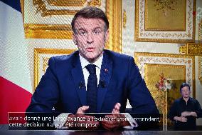 French President Emmanuel Macron adresses a speech after the censure of Michel Barnier's - Paris
