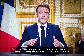 French President Emmanuel Macron adresses a speech after the censure of Michel Barnier's - Paris