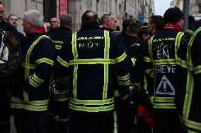 Firefighters Demonstrate In Lyon