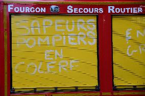 Firefighters Demonstrate In Lyon