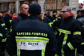 Firefighters Demonstrate In Lyon