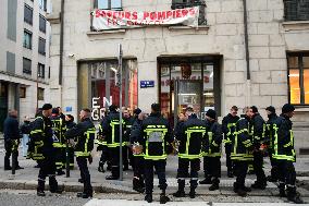 Firefighters Demonstrate In Lyon