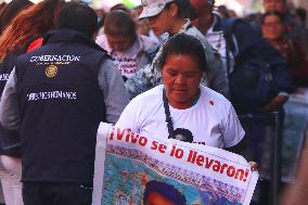 Relatives Of 43 Ayotzinapa Students Disappearance Meet Whit Mexican President