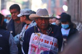 Relatives Of 43 Ayotzinapa Students Disappearance Meet Whit Mexican President