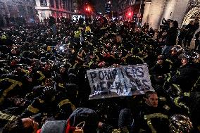 Firefighters On Strike - Lyon