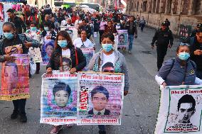 Relatives Of The 43 Missing At The National Palace - Mexico City