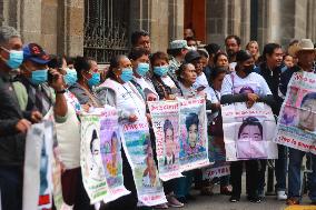 Relatives Of The 43 Missing At The National Palace - Mexico City