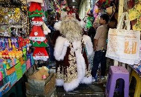 Santa Claus Tours Sonora Market In Mexico City