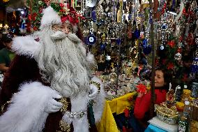 Santa Claus Tours Sonora Market In Mexico City