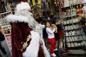 Santa Claus Tours Sonora Market In Mexico City