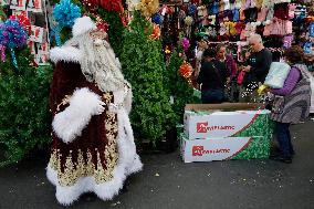 Santa Claus Tours Sonora Market In Mexico City