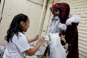 Santa Claus Tours Sonora Market In Mexico City