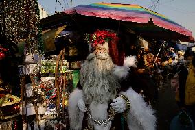 Santa Claus Tours Sonora Market In Mexico City