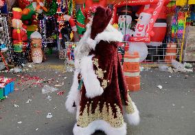 Santa Claus Tours Sonora Market In Mexico City