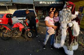 Santa Claus Tours Sonora Market In Mexico City