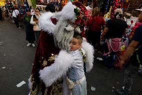 Santa Claus Tours Sonora Market In Mexico City