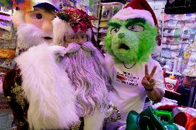 Santa Claus Tours Sonora Market In Mexico City