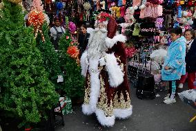 Santa Claus Tours Sonora Market In Mexico City