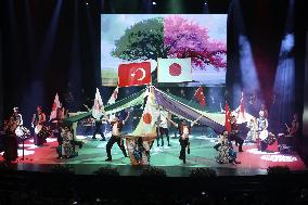 Japanese drum, Turkish dance performance