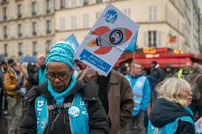 Public Service Demonstration - Paris