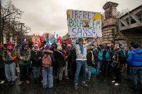 Public Service Demonstration - Paris