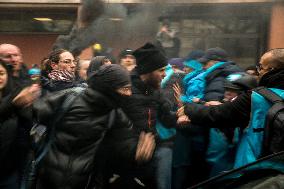 Public Service Demonstration - Paris