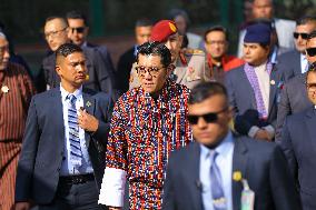 Bhutanese King Jigme Khesar Namgyel Wangchuk Visits Swayambhunath Stupa In Stopover Visit