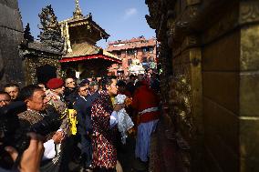 Bhutanese King Jigme Khesar Namgyel Wangchuk Visits Swayambhunath Stupa In Stopover Visit