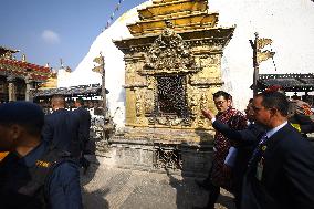 Bhutanese King Jigme Khesar Namgyel Wangchuk Visits Swayambhunath Stupa In Stopover Visit