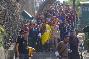 Bhutanese King Jigme Khesar Namgyel Wangchuk Visits Swayambhunath Stupa In Stopover Visit