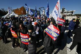 Seoul ahead of vote on impeachment motion against Yoon