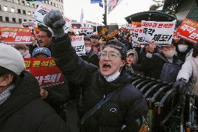 Seoul ahead of vote on impeachment motion against Yoon