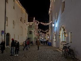 Annual Fairytale Bavarian Christmas Illumination And Christmas Markets In Abensberg