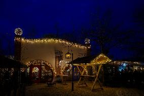 Annual Fairytale Bavarian Christmas Illumination And Christmas Markets In Abensberg