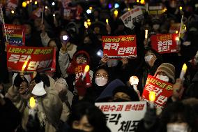 Seoul ahead of vote on impeachment motion against Yoon