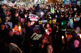 Falls Into Chaos As Lawmakers Overturn President Yoon Suk-yeol’s Martial Law In South Korea