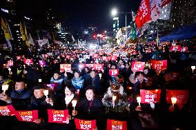 Falls Into Chaos As Lawmakers Overturn President Yoon Suk-yeol’s Martial Law In South Korea