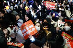 Falls Into Chaos As Lawmakers Overturn President Yoon Suk-yeol’s Martial Law In South Korea