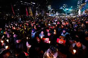 Falls Into Chaos As Lawmakers Overturn President Yoon Suk-yeol’s Martial Law In South Korea