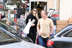 Angelina Jolie Shopping - Paris