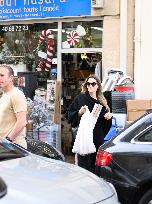 Angelina Jolie Shopping - Paris