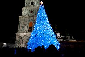 Ukraines main Christmas tree lit up in Kyiv