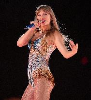 Taylor Swift In Concert - Vancouver