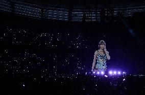 Taylor Swift In Concert - Vancouver