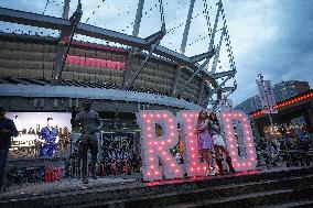 Fans At Taylor Swift Concert - Vancouver