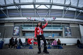 Fans At Taylor Swift Concert - Vancouver