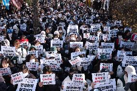 Nationwide Protests Demand President Yoon Suk Yeol’s Impeachment In South Korea