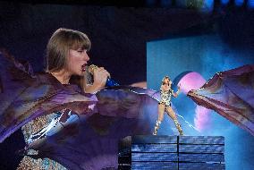 Taylor Swift In Concert - Vancouver